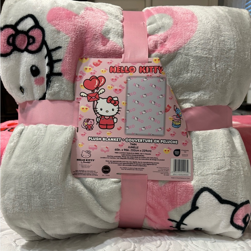Hello Kitty Valentine Blanket 💕